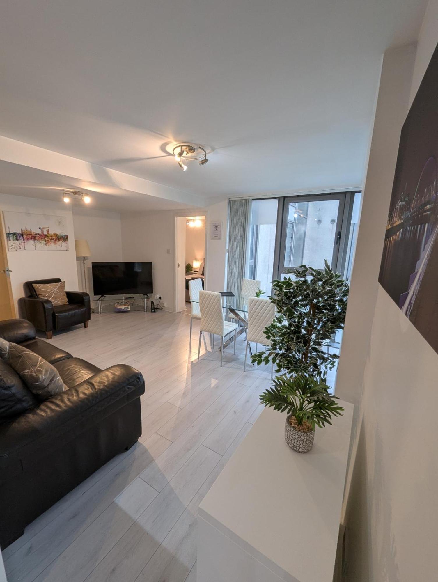 Glasgow City Centre Waterfront Apartment Exterior foto